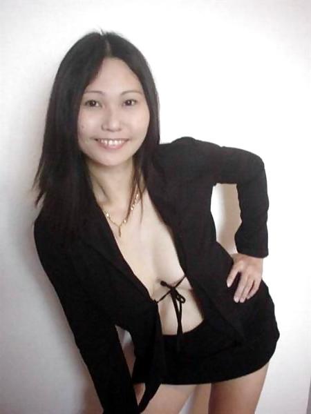 15P Private Photo's Young Asian Naked Chicks 29 SINGAPOREAN
