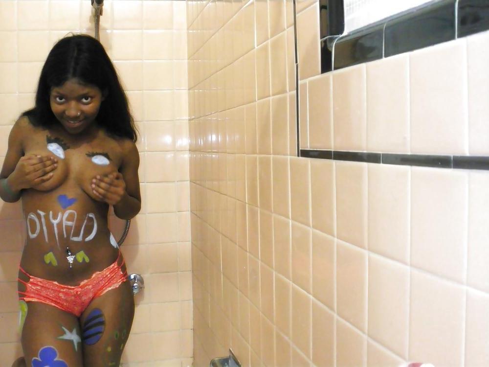 25P Pretty ebony girls