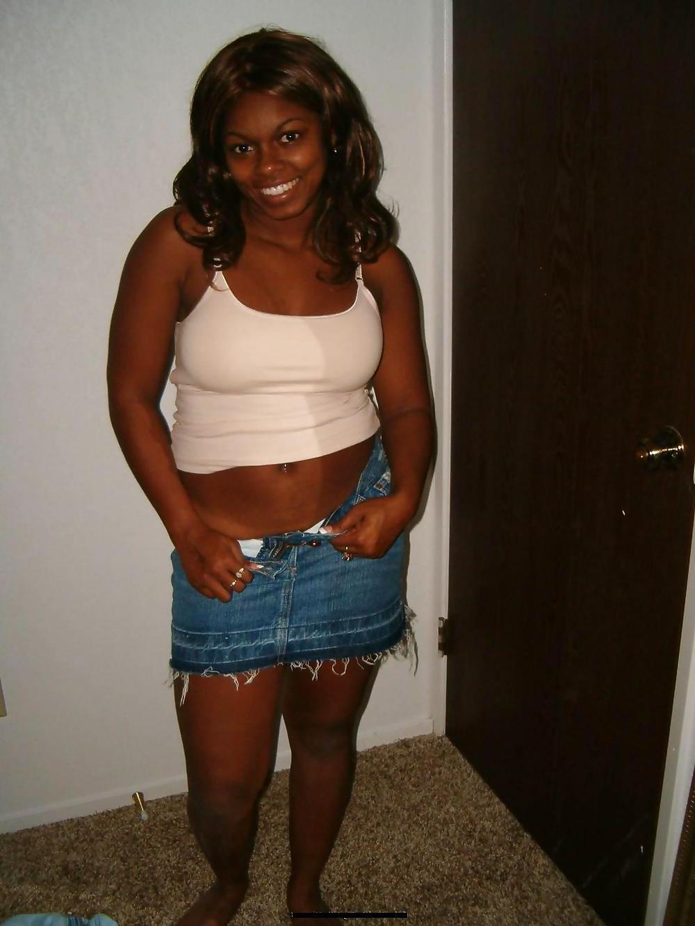 25P Pretty ebony girls