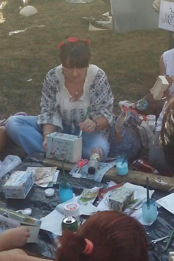 8P Spy creative women romanian