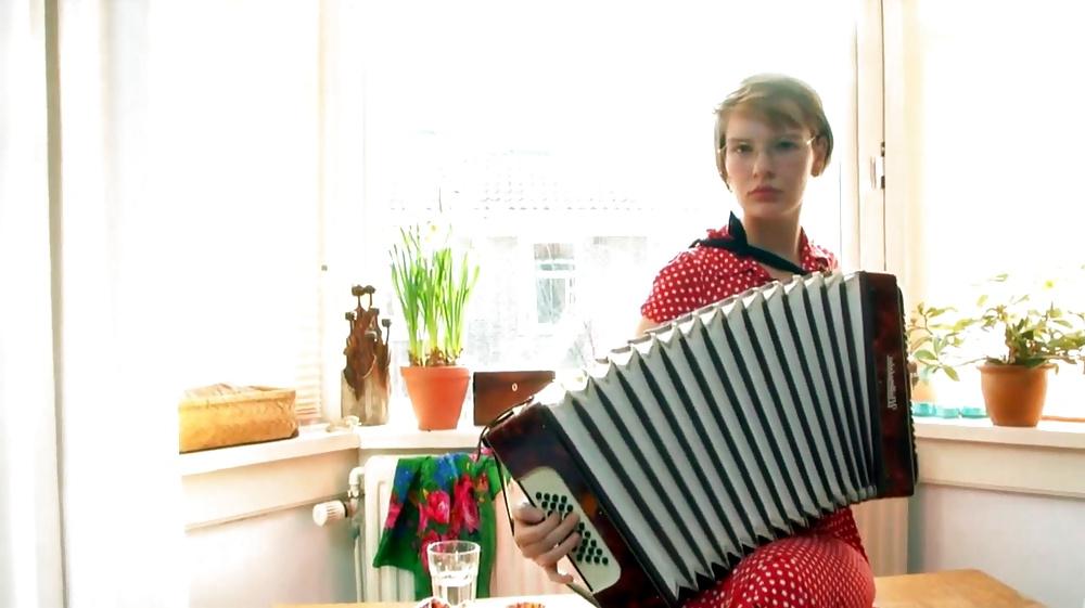 25P Yara - From Accordian Movie