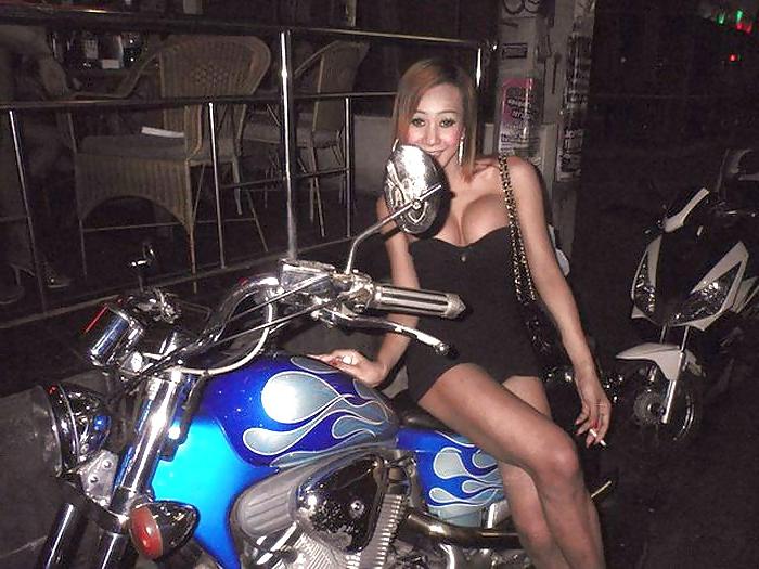 25P Ladyboy Benz from Pattaya