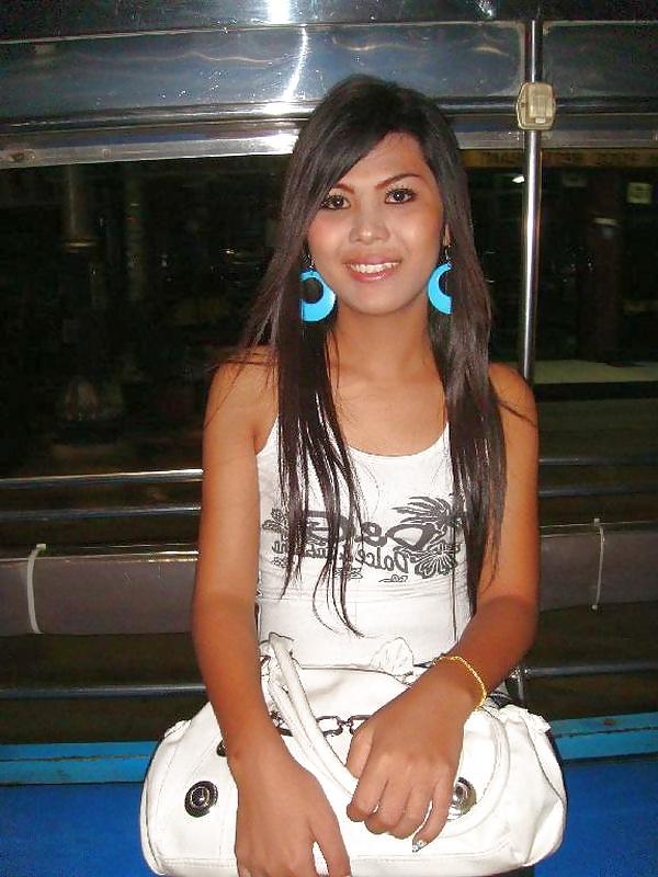 25P Pattaya Ladyboy Aum