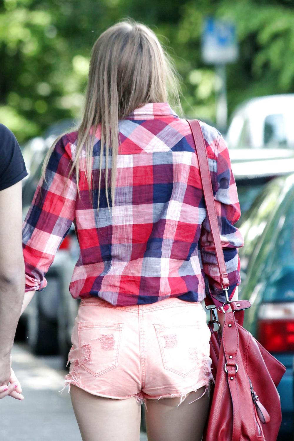 12P Voyeur Candid Ass Teen - 1