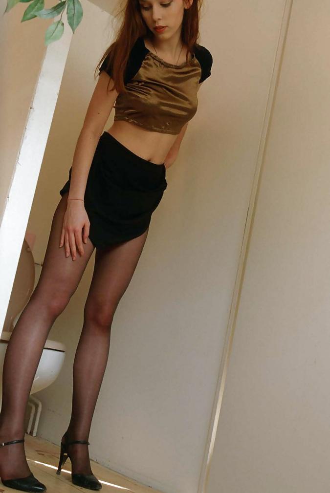 25P Maid lady uptown Paris France