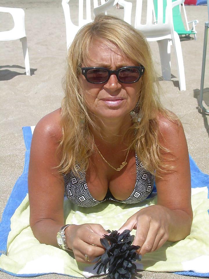 25P Milf and mature NOT NUDE voll 5