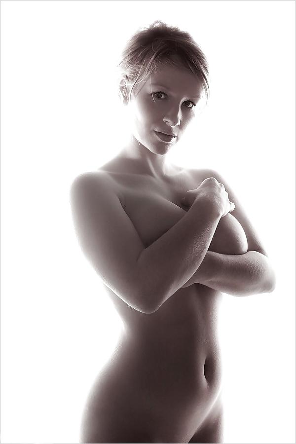 23P Devote voluptuous girls
