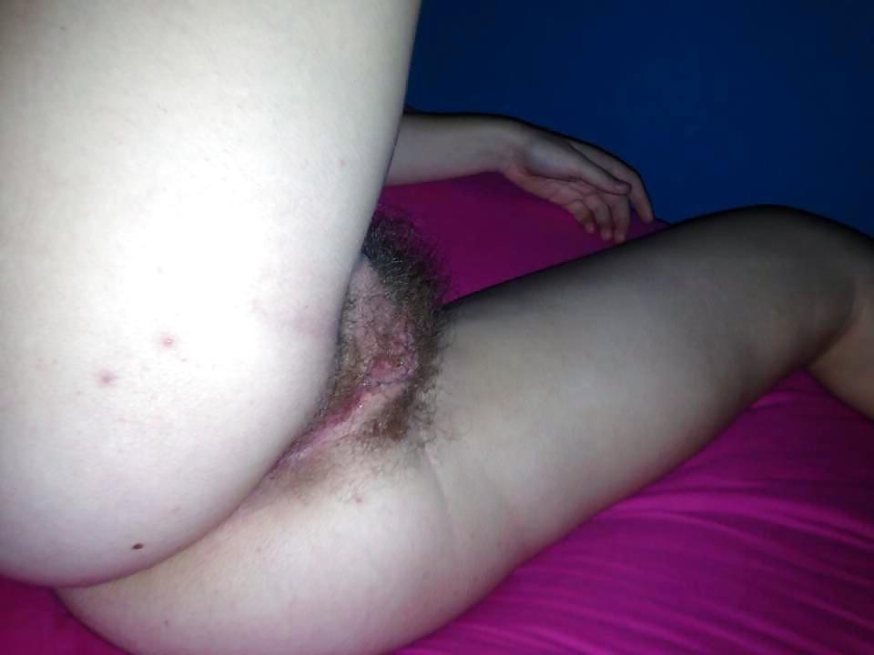 13P Close up hairy pussy