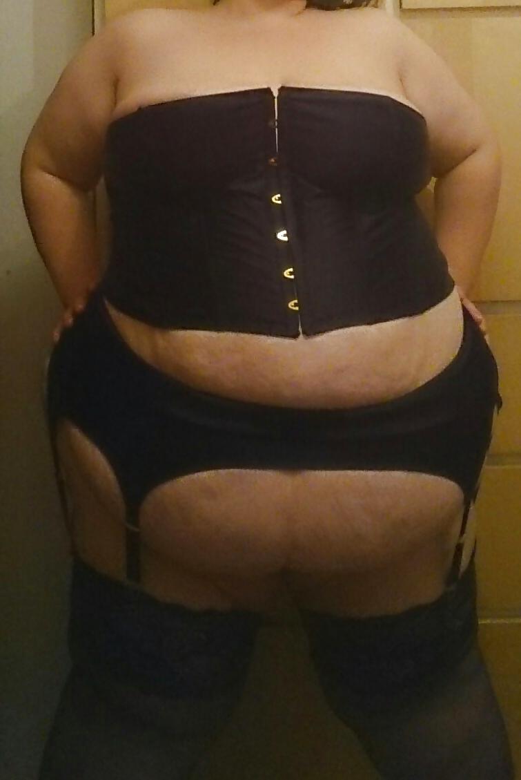 25P Mature BBWs in stockings 34