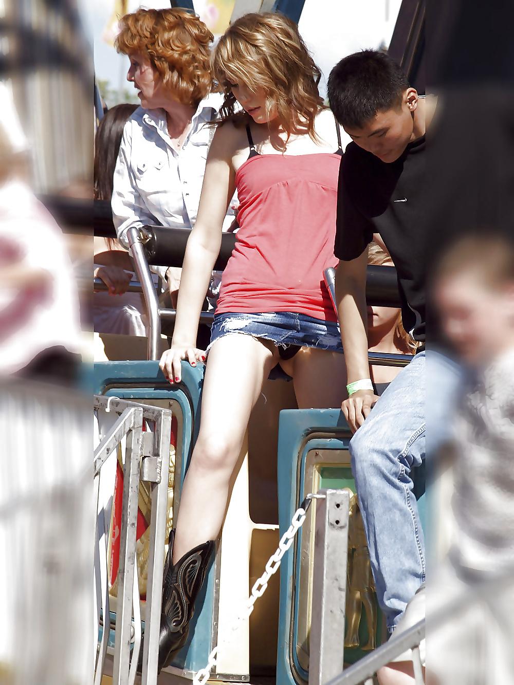 17P Random upskirt