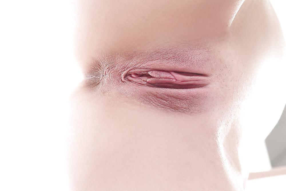 25P Young Girl Pussy Close Up 6