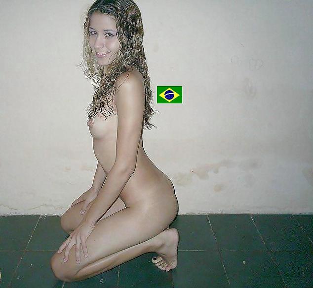 10P Mother and young daughter Brazil