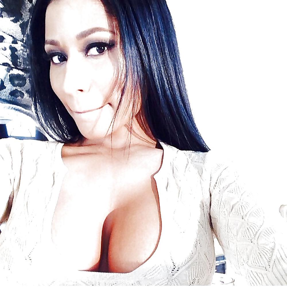 16P Nicki Minaj big titties big butt too 