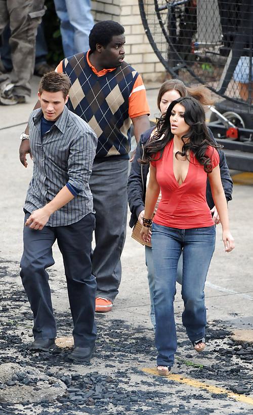 8P Kim Kardashian Filming Disaster Movie