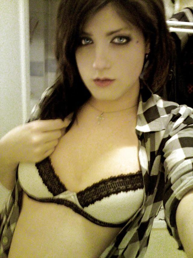 14P Non nude tgirls1