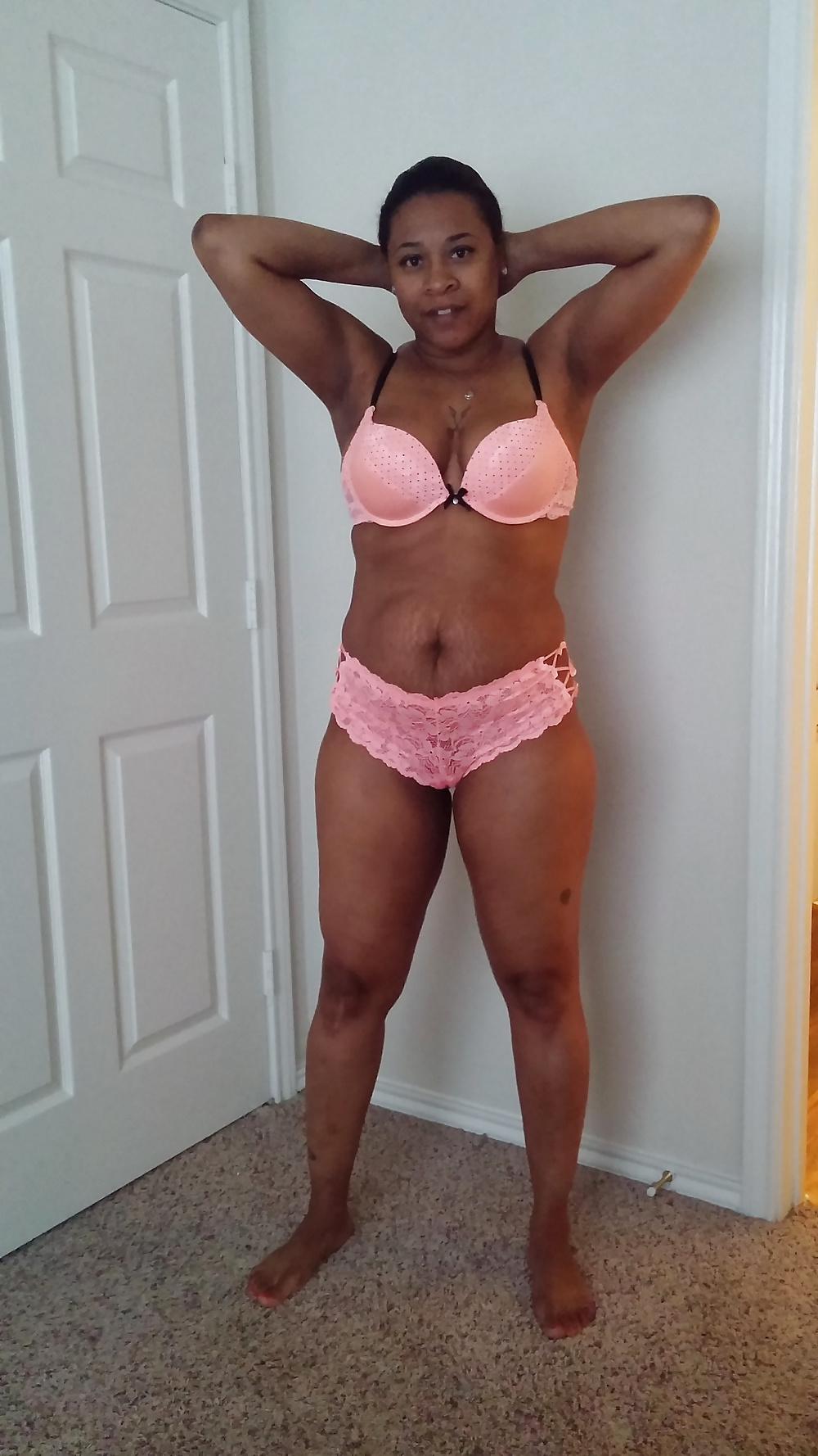 25P Junge Ebenholz-Milf