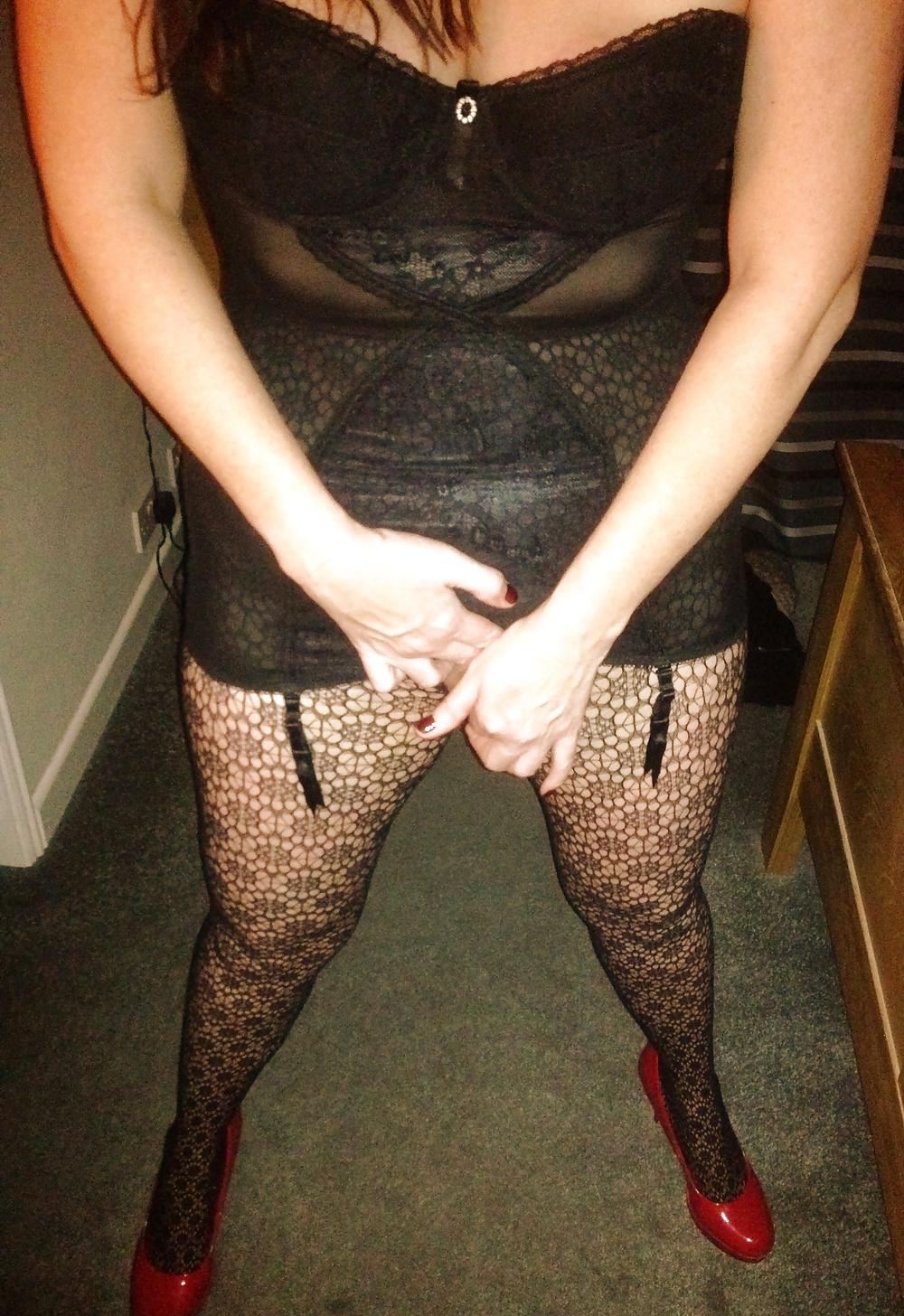 5P My pussy close up in lace black tights 