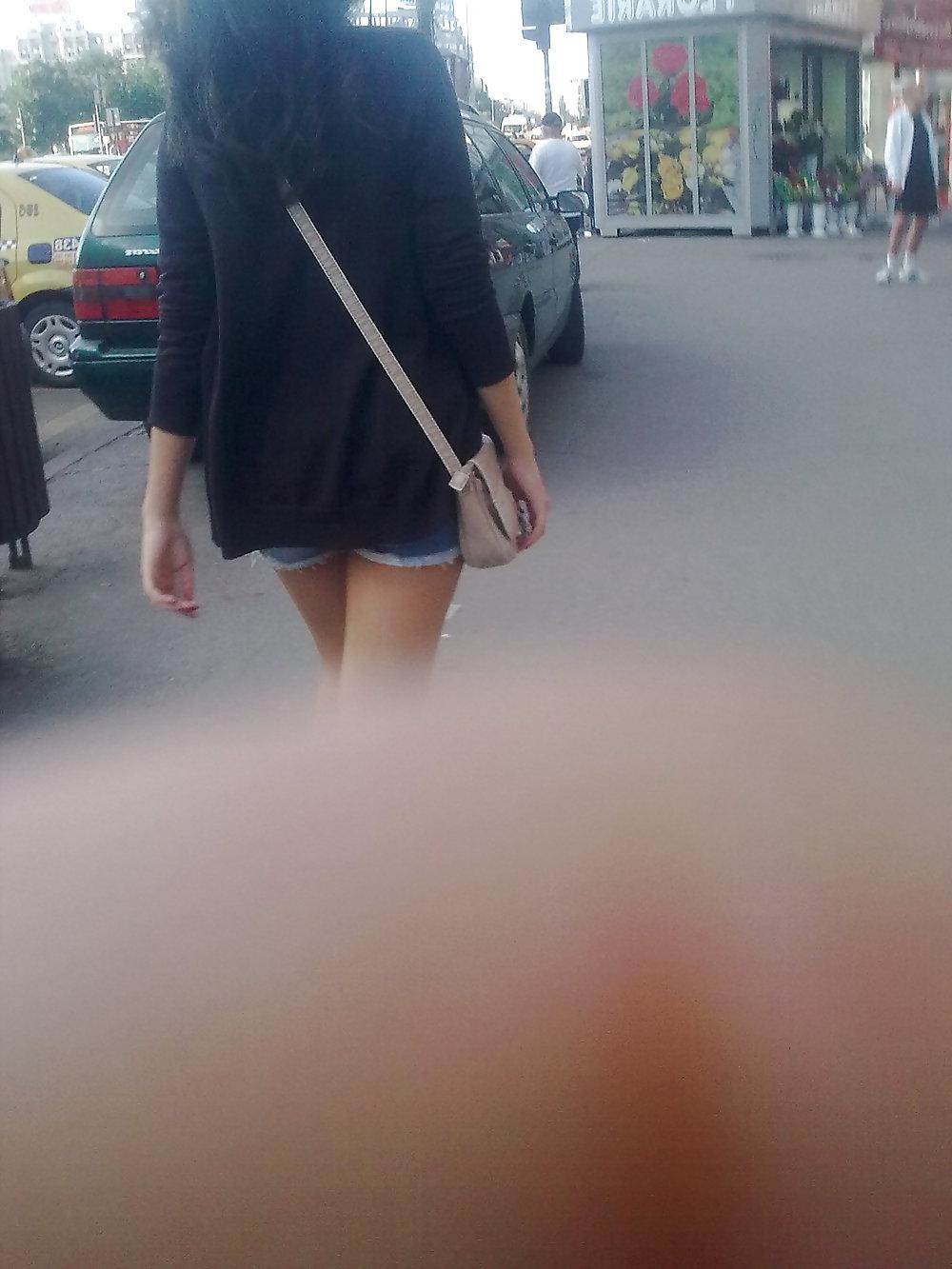 25P Upskirt in Buc