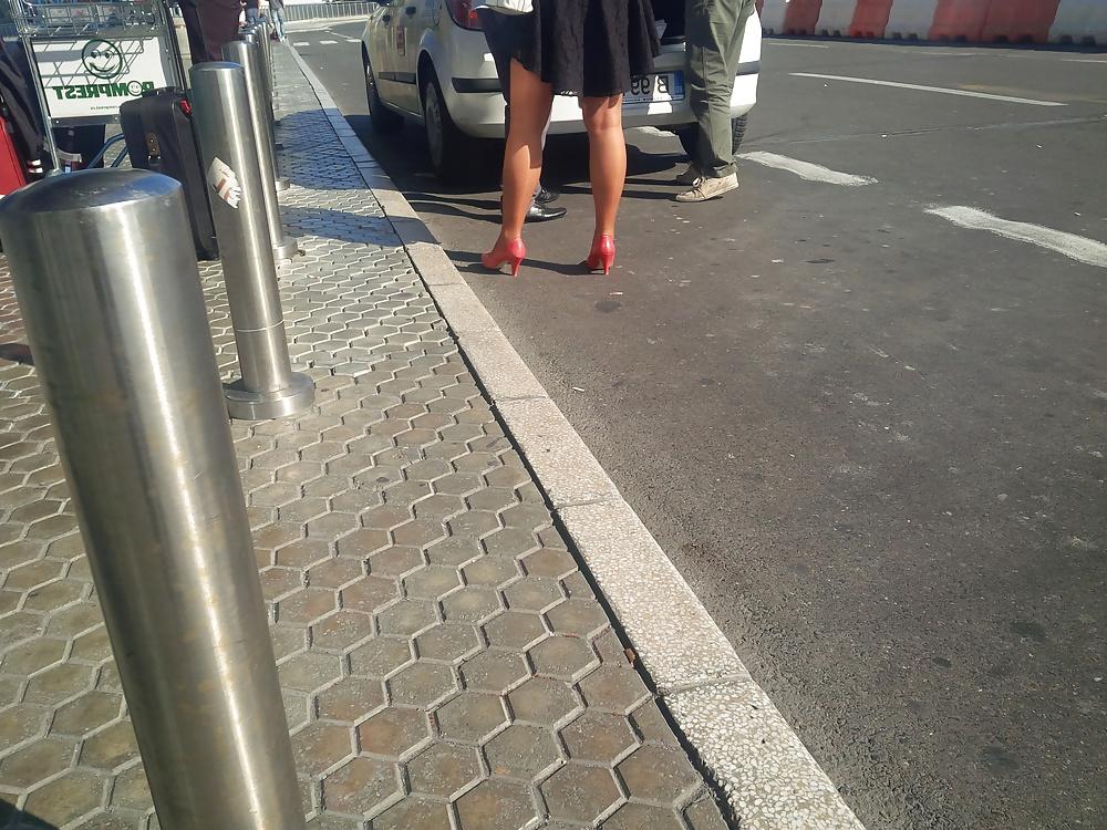 25P Upskirt in Buc
