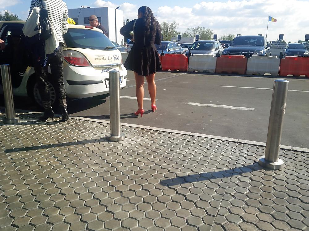 25P Upskirt in Buc