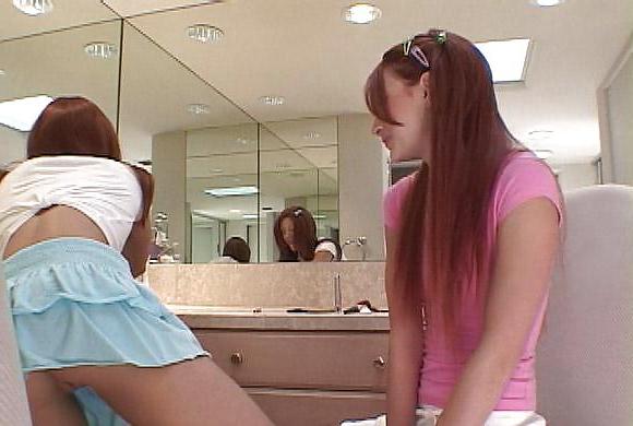 25P Amazing Jill and Nathalie - Upskirt