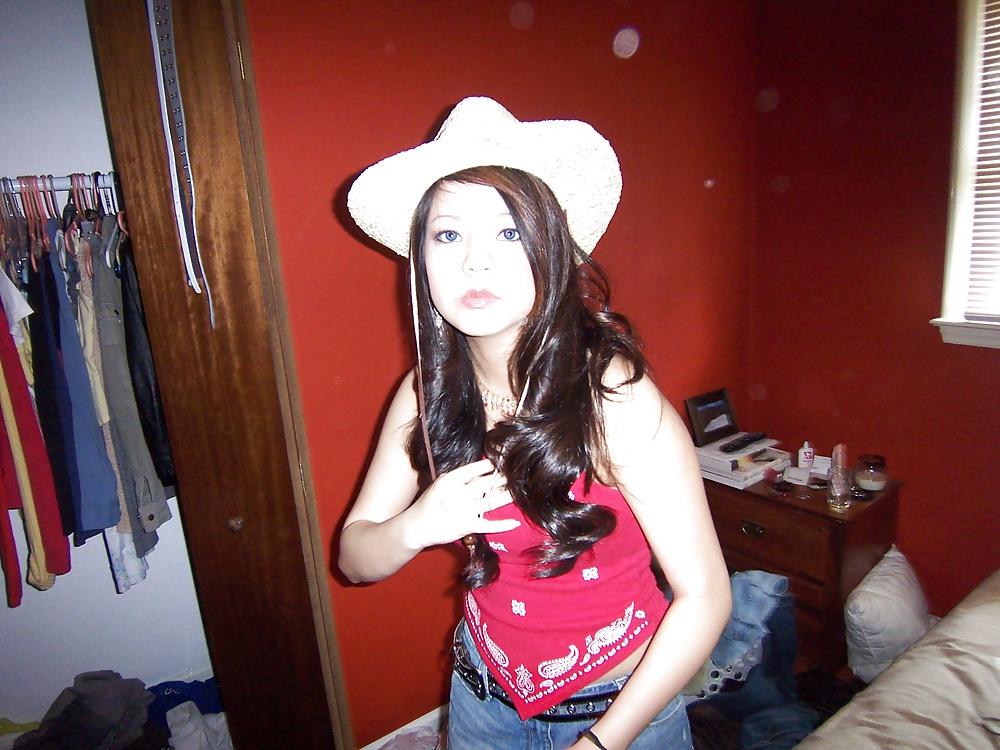 10P Non nude 1