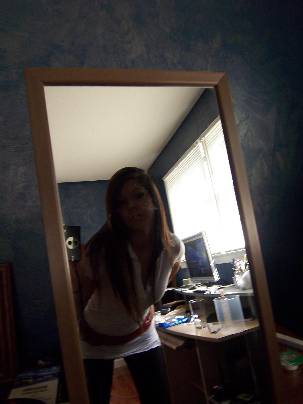 10P Non nude 1