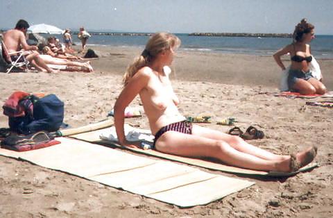 19P Small empty saggy breasts 3
