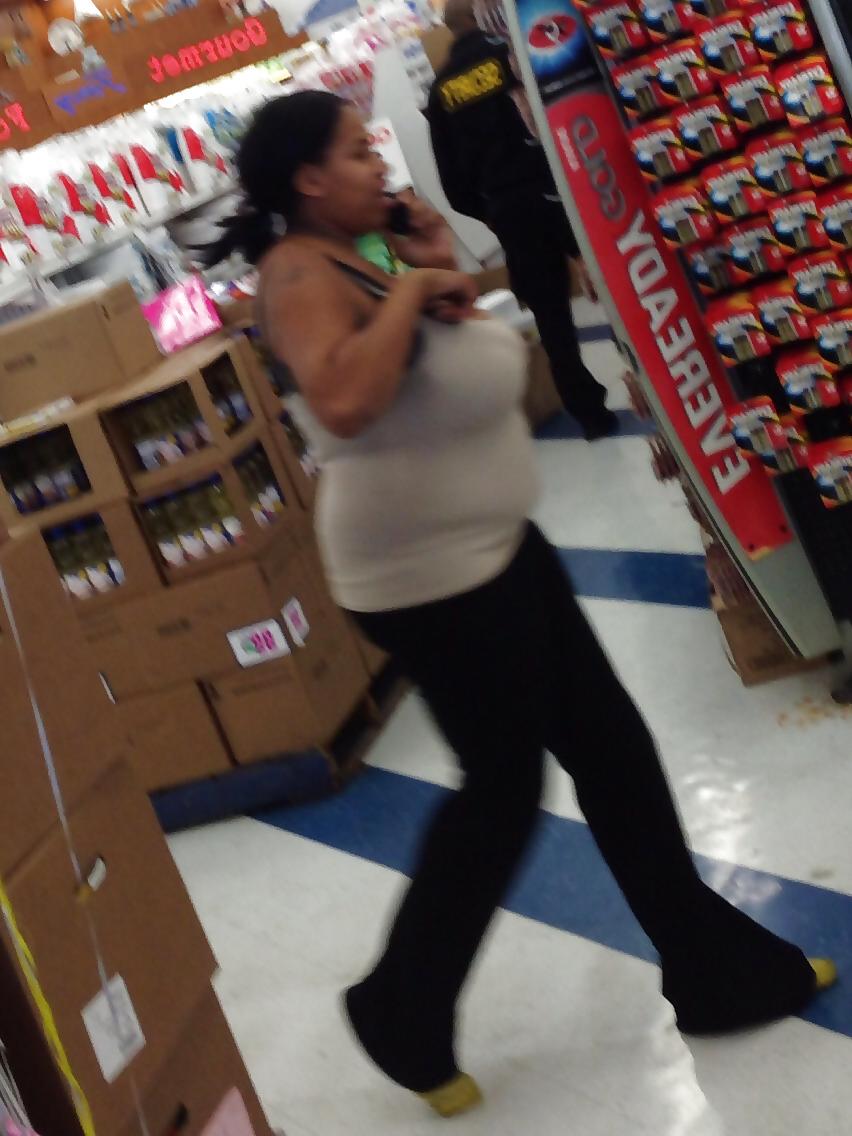 13P Candid Black BBW Massive Fat Tanktop Tits