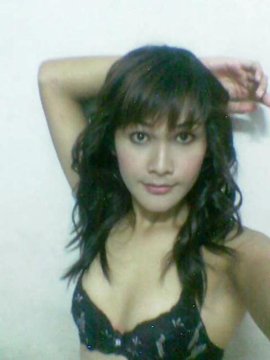 21P Pattaya Ladyboy Pinky