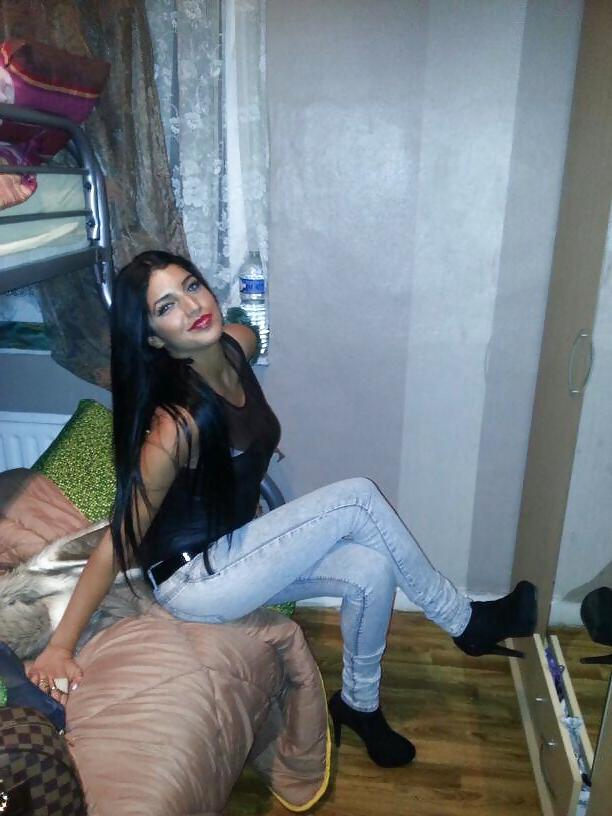 24P Beurettes Arabes en talons high heels ep2