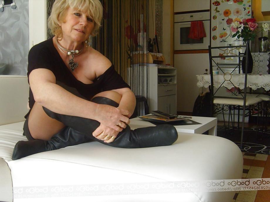 25P SEXY GRANNY