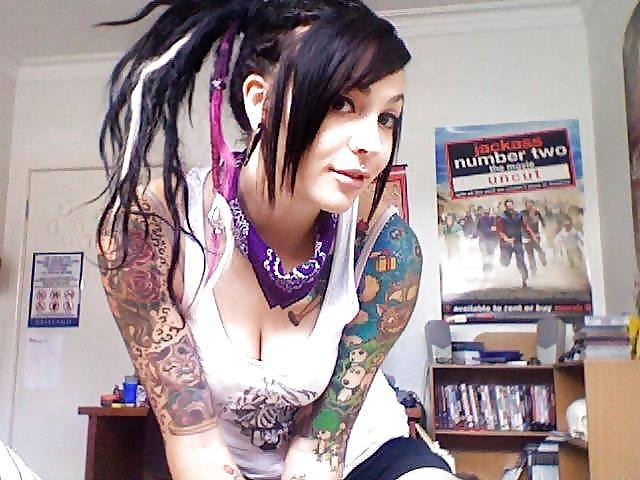 21P Tattoed girls (nude & non-nude)