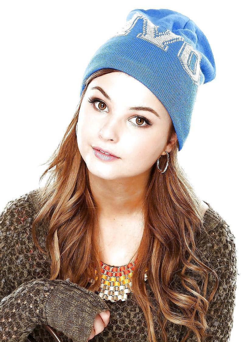 25P Stefanie Scott