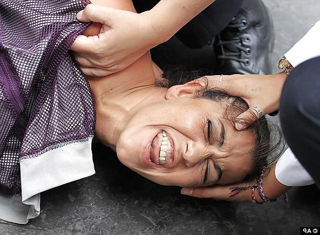 25P Cat Fighting Women