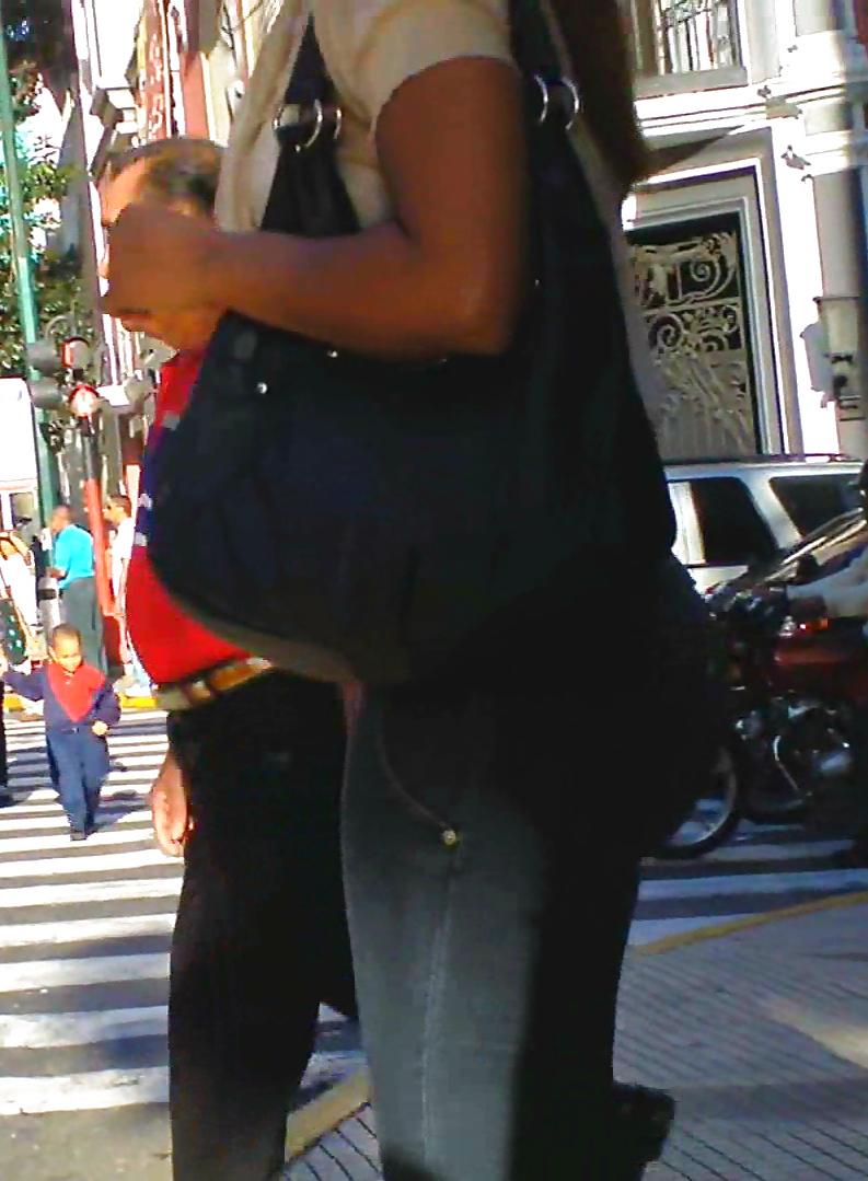 14P Tight Jeans Bubble Butt 2