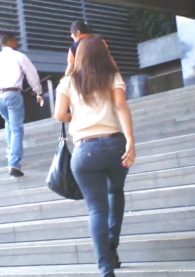 14P Tight Jeans Bubble Butt 2