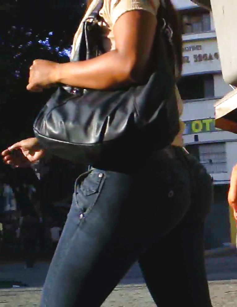 14P Tight Jeans Bubble Butt 2