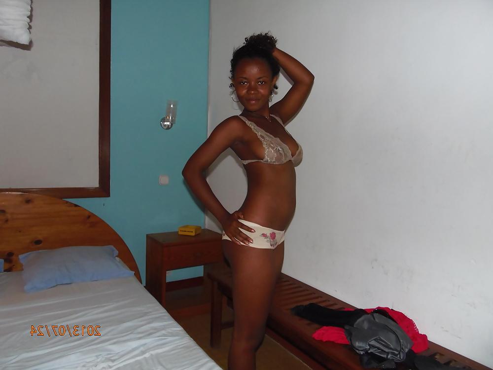 25P Cute Ebony Teen