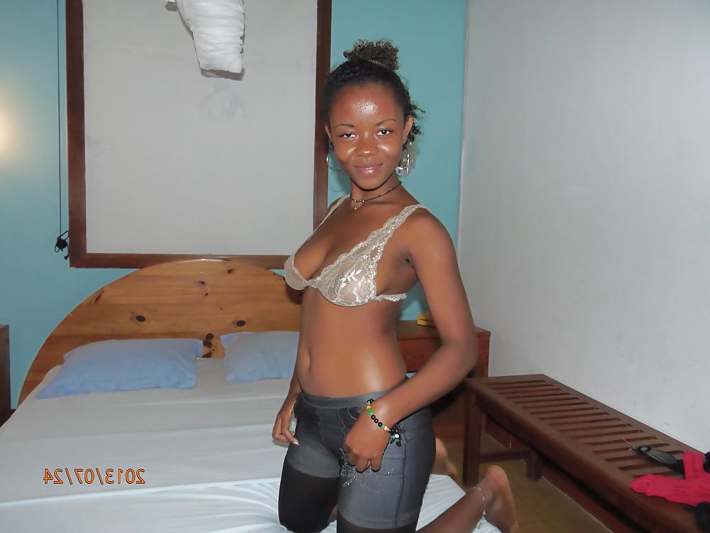 25P Cute Ebony Teen