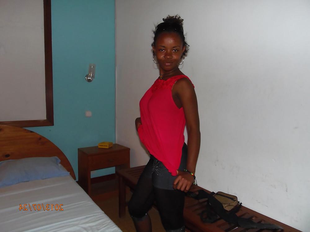 25P Cute Ebony Teen