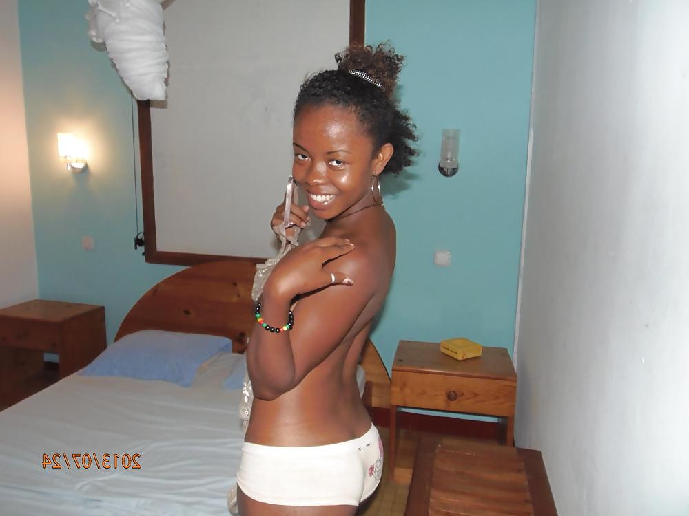 25P Cute Ebony Teen