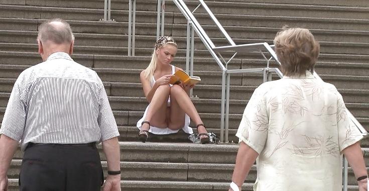 25P Upskirt 10