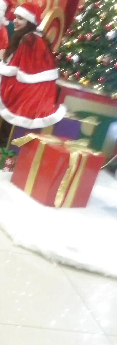 19P Spy sexy teens santa ' s aid romanian