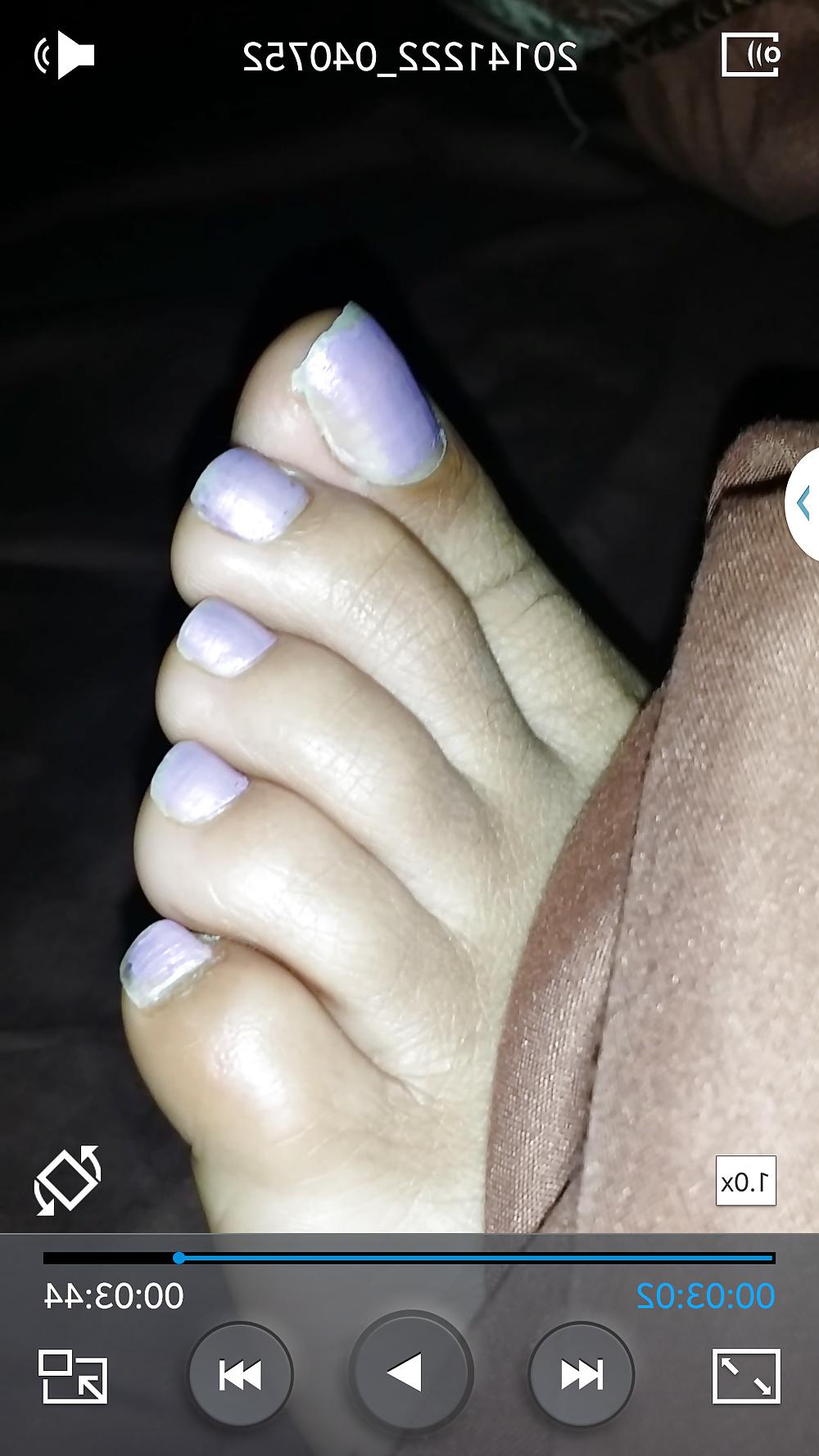 5P Sexy Ebony feet and toes