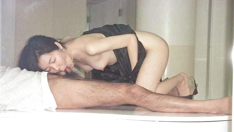 16P Japanese Amateur a piano sex player