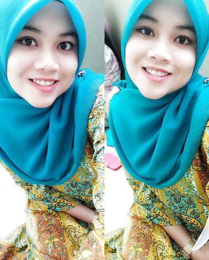 25P Gadis Melayu Bertudung