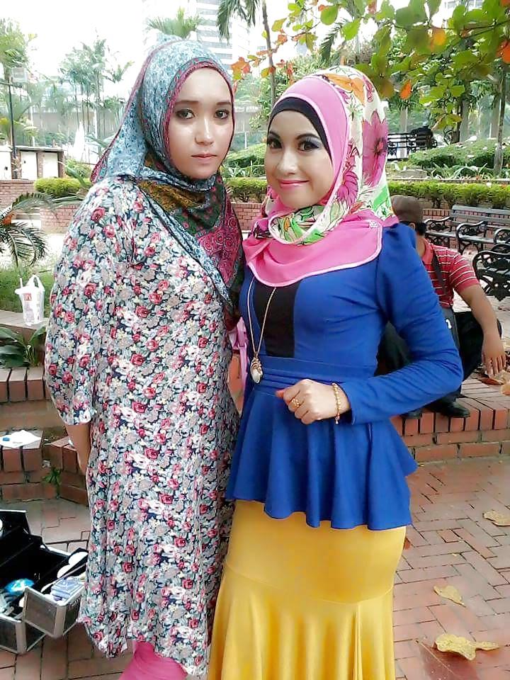 25P Gadis Melayu Bertudung