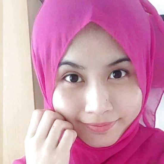 25P Gadis Melayu Bertudung