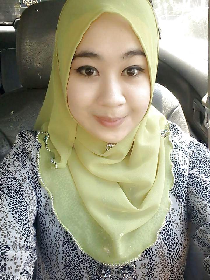 25P Gadis Melayu Bertudung